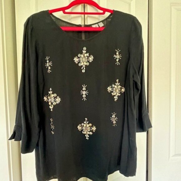 Black  beaded women's top.  Pair with any other item and price is only $5! - Picture 1 of 4